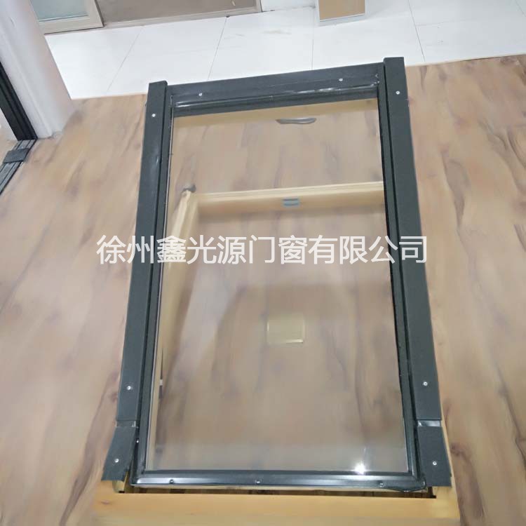 鋁木上懸天窗
