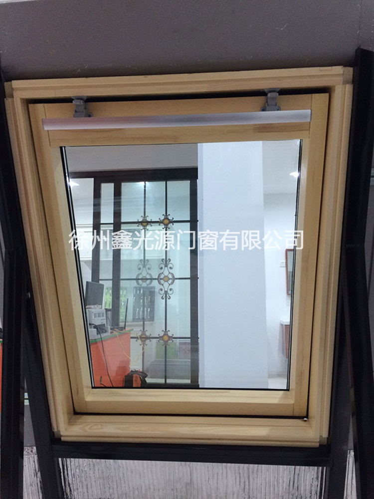 鋁木中懸天窗